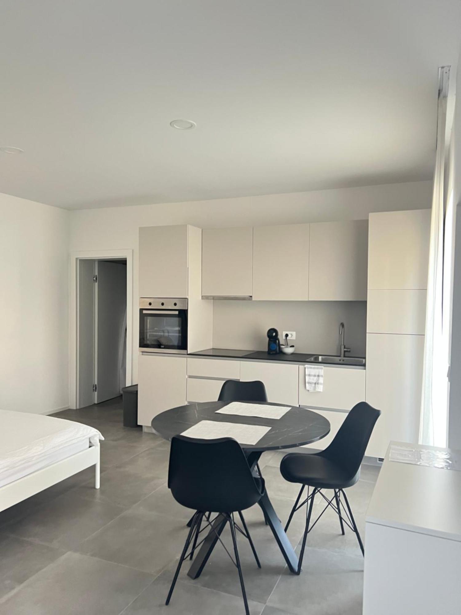 Apartments Lily リュブリャナ エクステリア 写真